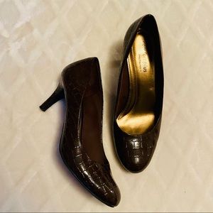 Comfort Plus by Predictions Brown Crocodile Size 10 Pumps